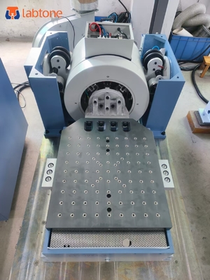Maks Sinus kuvveti 700Kg.f zirve (7KN) Şok ve titreşim pil test çözümleri için hava soğutmalı titreşim masası test ekipmanları